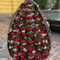 Ритуальный венок из живых цветов_11