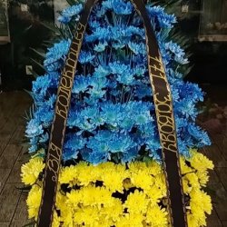 Ритуальный венок из живых цветов_3
