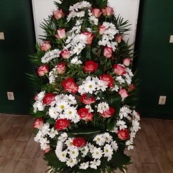 Ритуальный венок из живых цветов_37