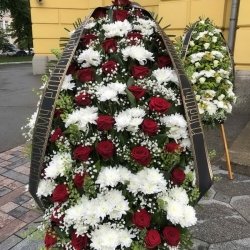 Ритуальный венок из живых цветов_13