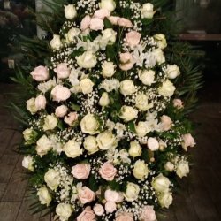 Ритуальный венок из живых цветов_53